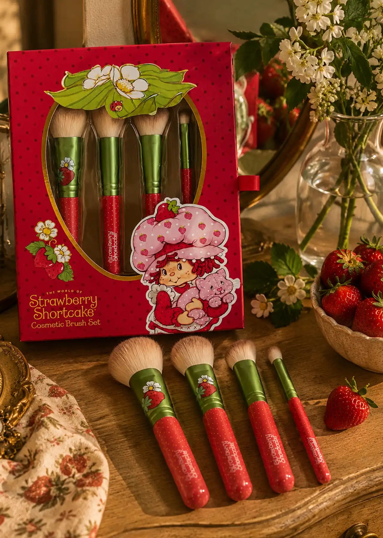 The Crème Shop x Strawberry Shortcake Cosmetic Brush Set 4 Piece Makeup Brush Collection